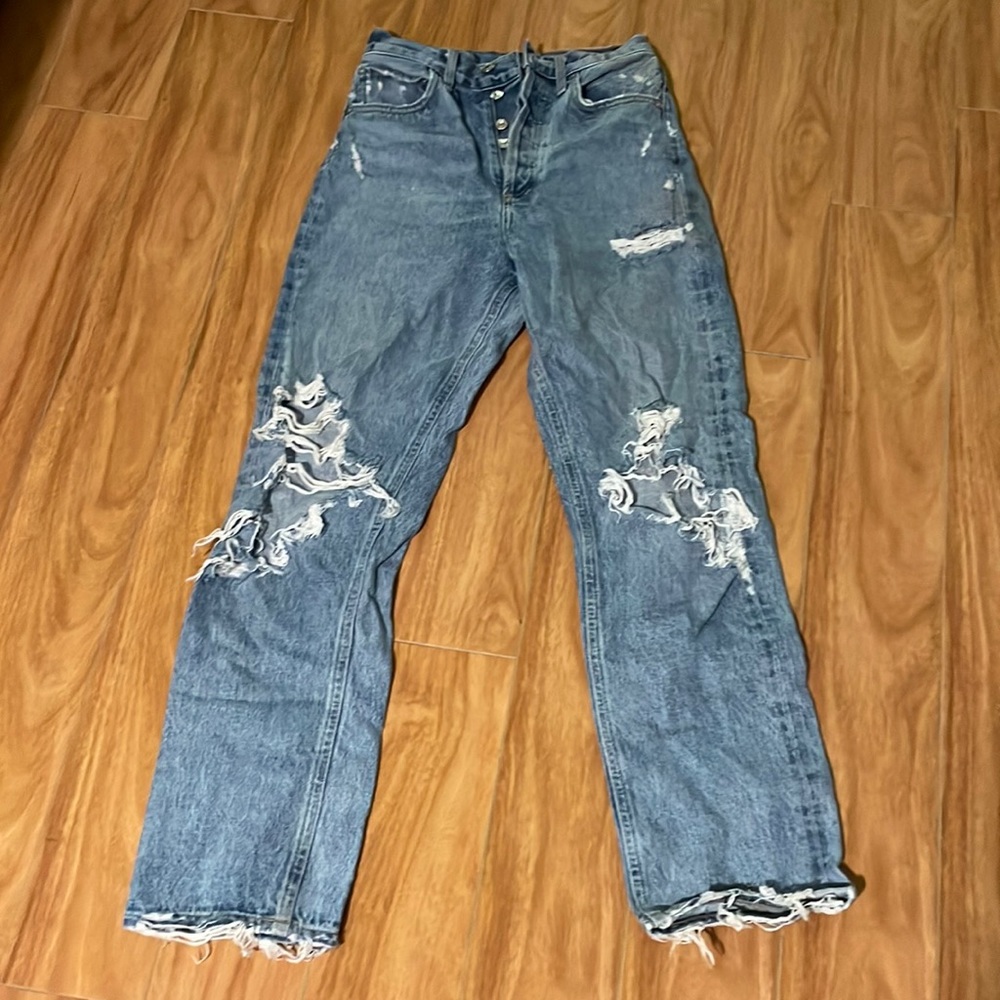 90'S MID RISE LOOSE FIT
IN FALL OUT size 23